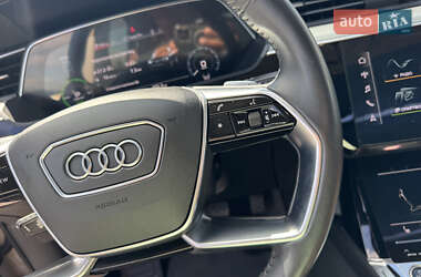 Позашляховик / Кросовер Audi e-tron 2020 в 