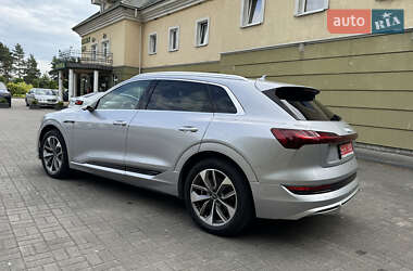 Внедорожник / Кроссовер Audi e-tron 2021 в 