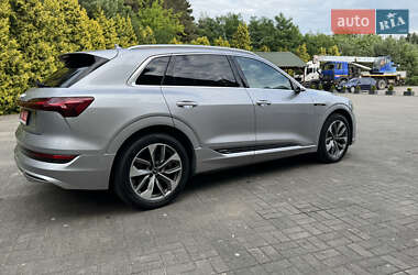 Внедорожник / Кроссовер Audi e-tron 2021 в 