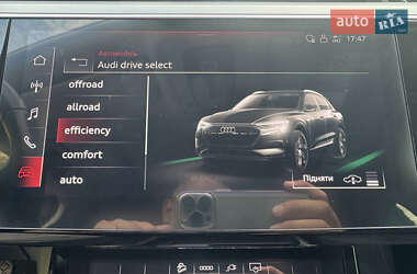 Внедорожник / Кроссовер Audi e-tron 2021 в 
