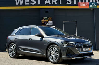 Внедорожник / Кроссовер Audi e-tron 2022 в 