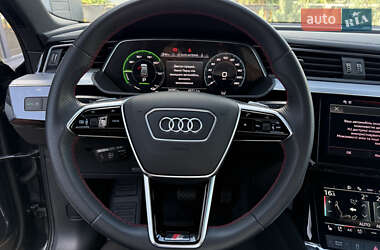 Внедорожник / Кроссовер Audi e-tron 2022 в 
