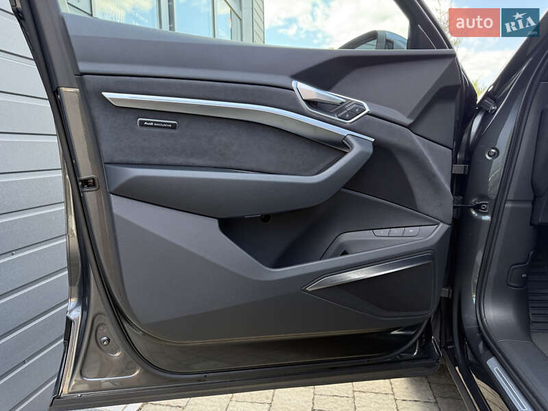 Внедорожник / Кроссовер Audi e-tron 2022 в Мукачево