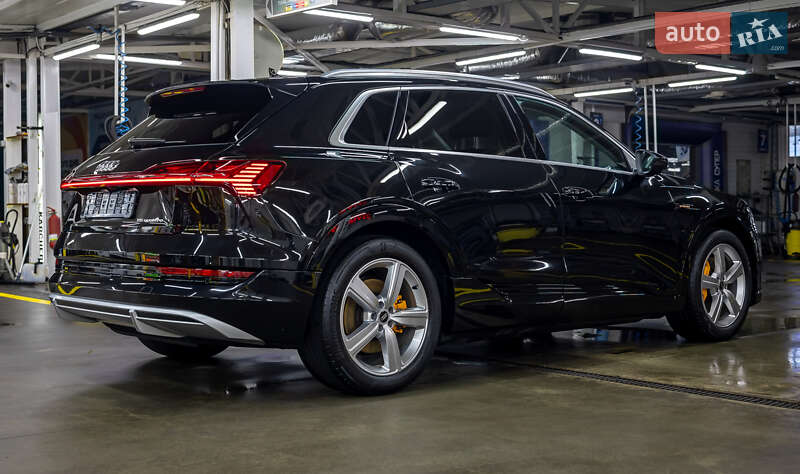Внедорожник / Кроссовер Audi e-tron 2023 в Черновцах