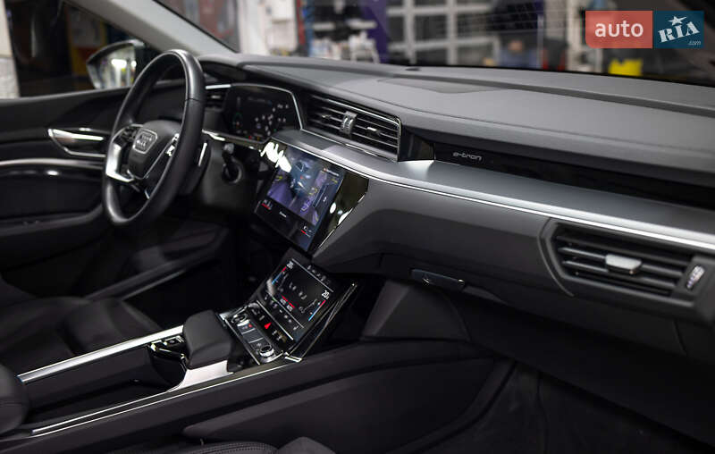 Внедорожник / Кроссовер Audi e-tron 2023 в Черновцах