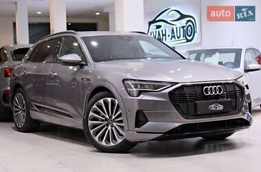 Внедорожник / Кроссовер Audi e-tron 2020 в 