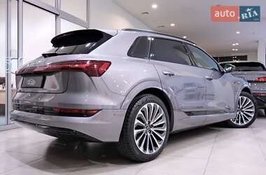 Внедорожник / Кроссовер Audi e-tron 2020 в 