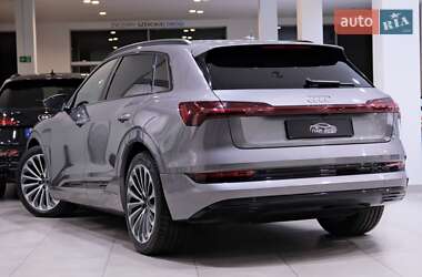 Внедорожник / Кроссовер Audi e-tron 2020 в 