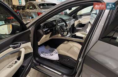 Внедорожник / Кроссовер Audi e-tron 2020 в 