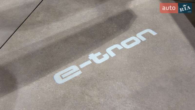 Позашляховик / Кросовер Audi e-tron 2020 в Дрогобичі