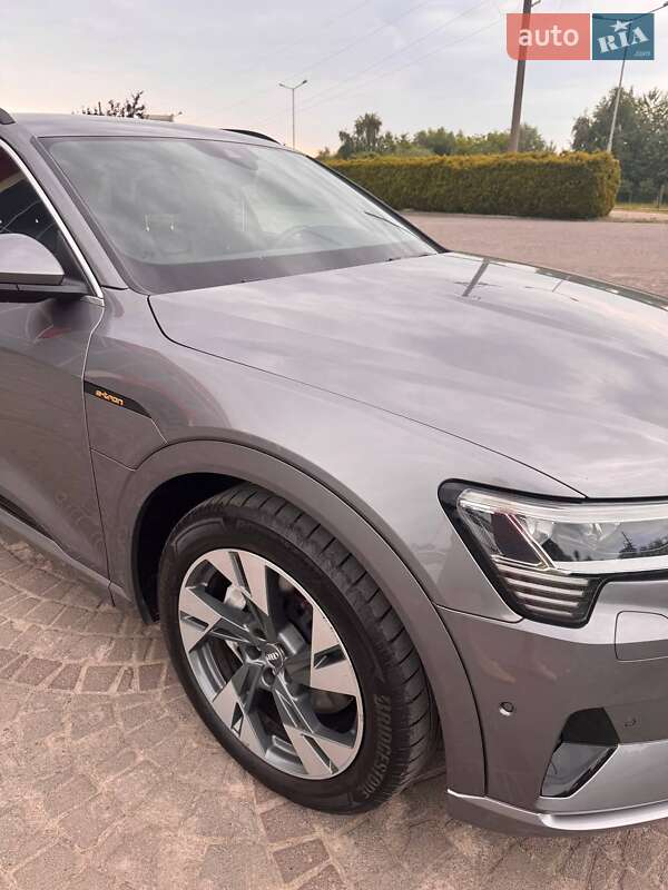 Внедорожник / Кроссовер Audi e-tron 2019 в Львове