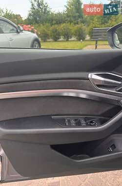 Внедорожник / Кроссовер Audi e-tron 2019 в 