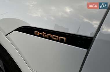 Внедорожник / Кроссовер Audi e-tron 2020 в 