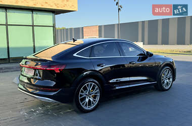 Внедорожник / Кроссовер Audi e-tron 2023 в 