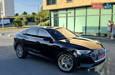 Внедорожник / Кроссовер Audi e-tron 2023 в 