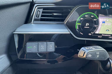 Внедорожник / Кроссовер Audi e-tron 2023 в 