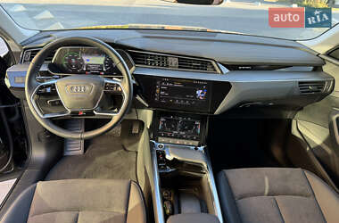 Внедорожник / Кроссовер Audi e-tron 2023 в 