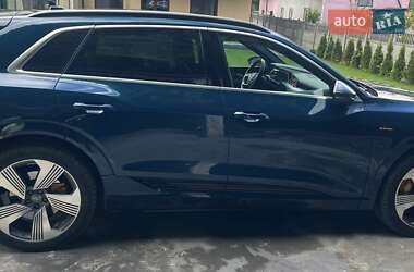 Внедорожник / Кроссовер Audi e-tron 2018 в 