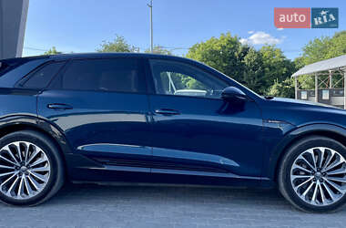 Внедорожник / Кроссовер Audi e-tron 2019 в 