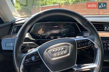 Внедорожник / Кроссовер Audi e-tron 2019 в 