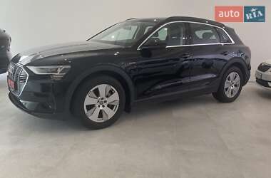 Внедорожник / Кроссовер Audi e-tron 2020 в 