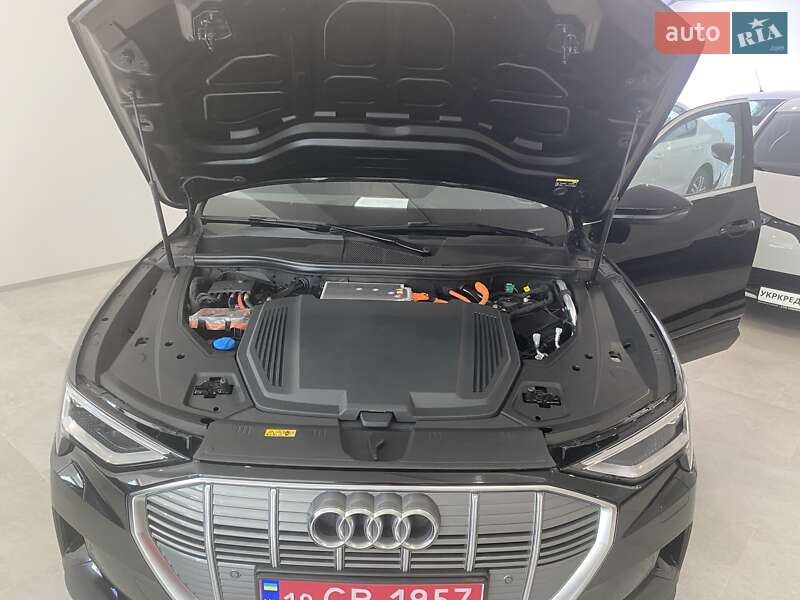 Внедорожник / Кроссовер Audi e-tron 2020 в Ирпене