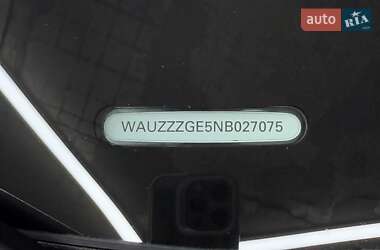 Позашляховик / Кросовер Audi e-tron 2022 в 