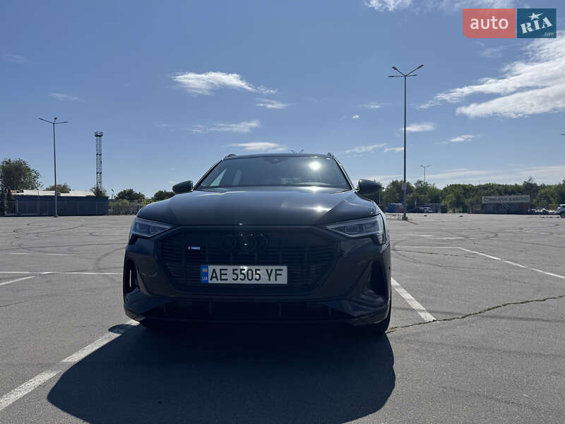 Внедорожник / Кроссовер Audi e-tron 2021 в Днепре