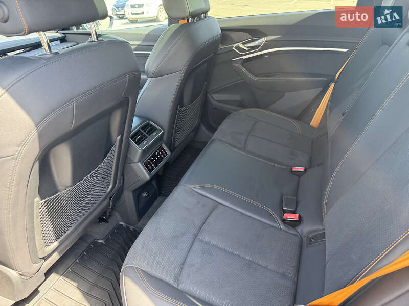 Внедорожник / Кроссовер Audi e-tron 2021 в Днепре