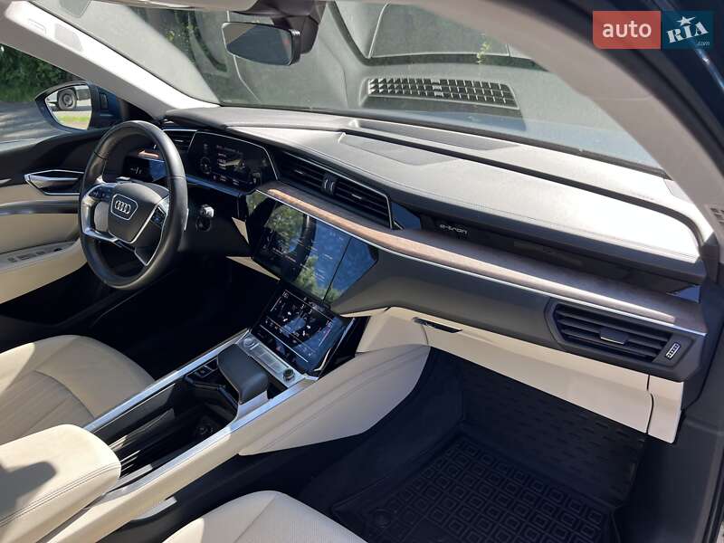Позашляховик / Кросовер Audi e-tron 2019 в Львові