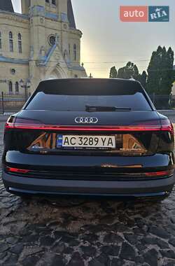 Внедорожник / Кроссовер Audi e-tron 2019 в 
