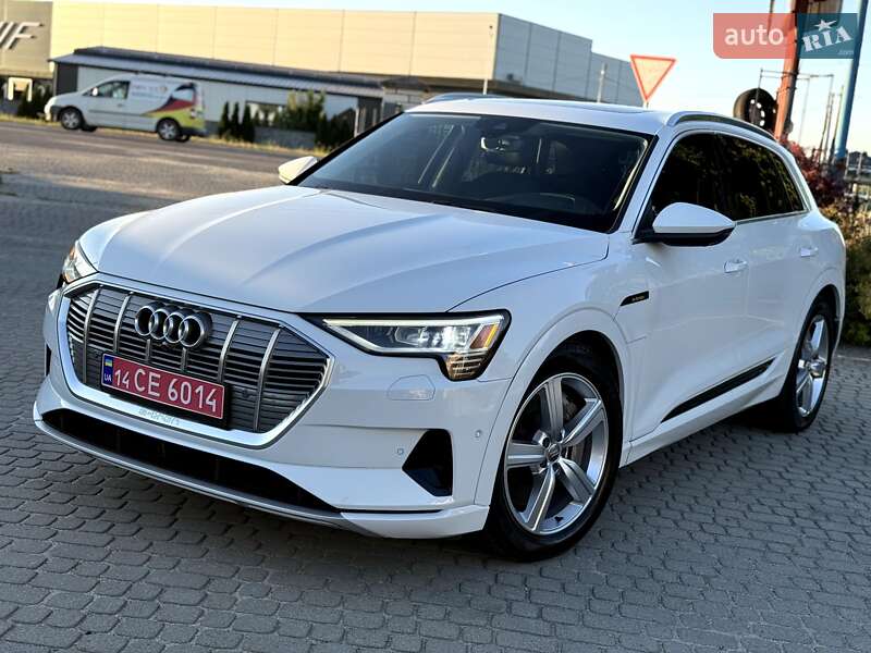 Позашляховик / Кросовер Audi e-tron 2019 в 