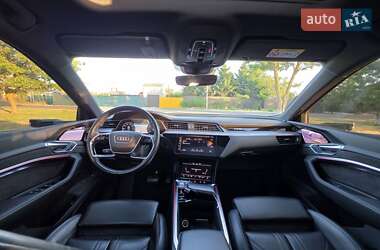 Внедорожник / Кроссовер Audi e-tron 2019 в 