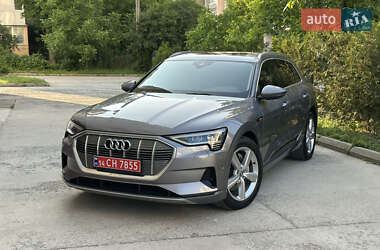 Внедорожник / Кроссовер Audi e-tron 2019 в 