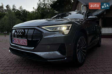 Внедорожник / Кроссовер Audi e-tron 2019 в 
