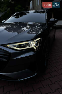Внедорожник / Кроссовер Audi e-tron 2019 в 