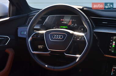 Позашляховик / Кросовер Audi e-tron 2020 в 
