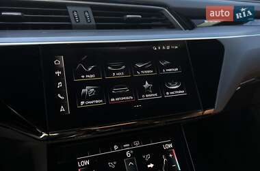 Позашляховик / Кросовер Audi e-tron 2020 в 