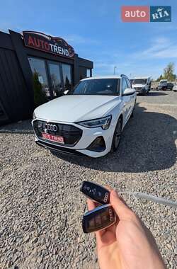 Позашляховик / Кросовер Audi e-tron 2020 в 