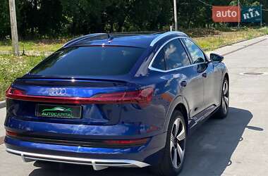 Внедорожник / Кроссовер Audi e-tron 2021 в 
