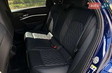 Внедорожник / Кроссовер Audi e-tron 2021 в 