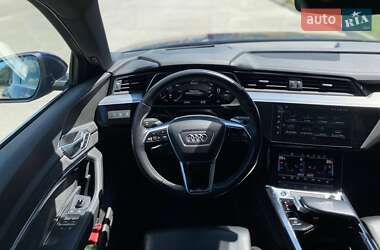 Внедорожник / Кроссовер Audi e-tron 2021 в 
