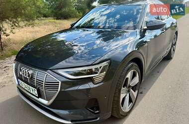 Внедорожник / Кроссовер Audi e-tron 2019 в 