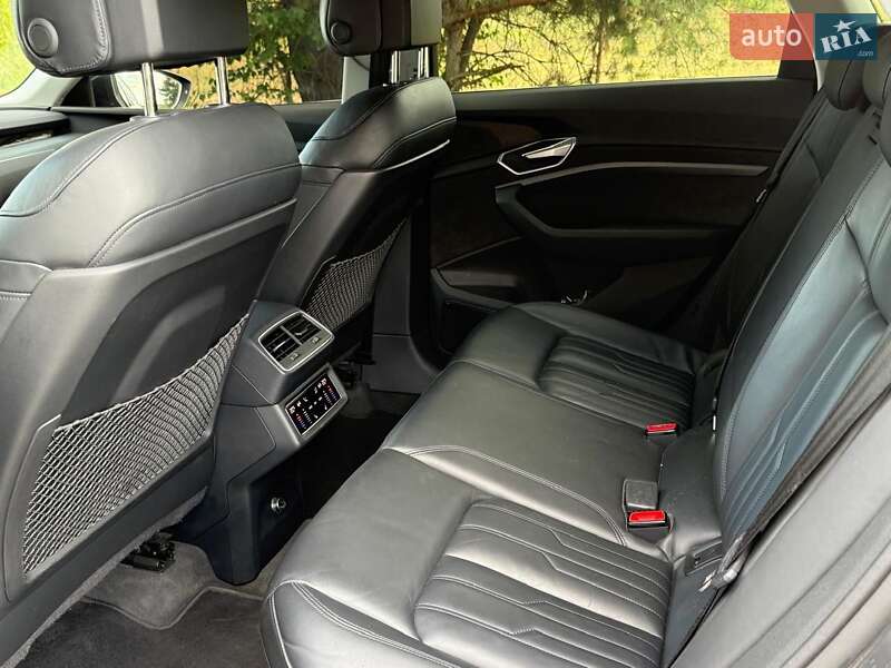 Внедорожник / Кроссовер Audi e-tron 2019 в Киеве