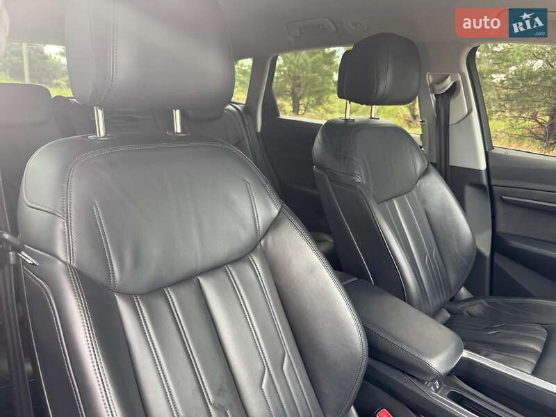 Внедорожник / Кроссовер Audi e-tron 2019 в Киеве