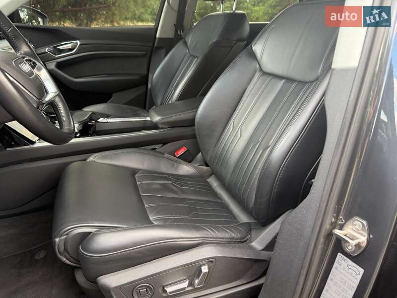 Внедорожник / Кроссовер Audi e-tron 2019 в Киеве