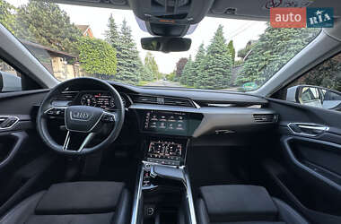 Внедорожник / Кроссовер Audi e-tron 2023 в 