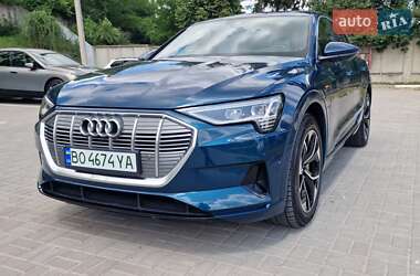 Позашляховик / Кросовер Audi e-tron 2021 в 