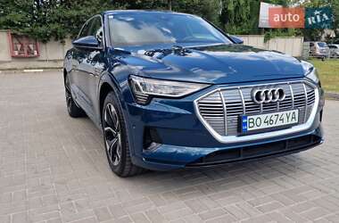 Позашляховик / Кросовер Audi e-tron 2021 в 