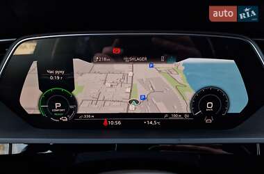 Позашляховик / Кросовер Audi e-tron 2021 в 
